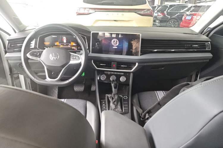 Used Volkswagen Sagitar 2024 200TSI DSG Flyover Edition Center Console