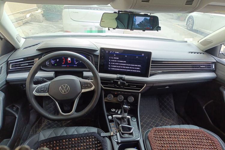Used Volkswagen Sagitar 2024 300TSI DSG Excellence Edition Center Console
