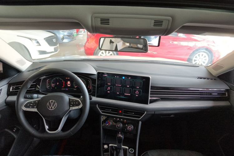 Used Volkswagen Sagitar 2024 300TSI DSG Excellence Edition Center Console