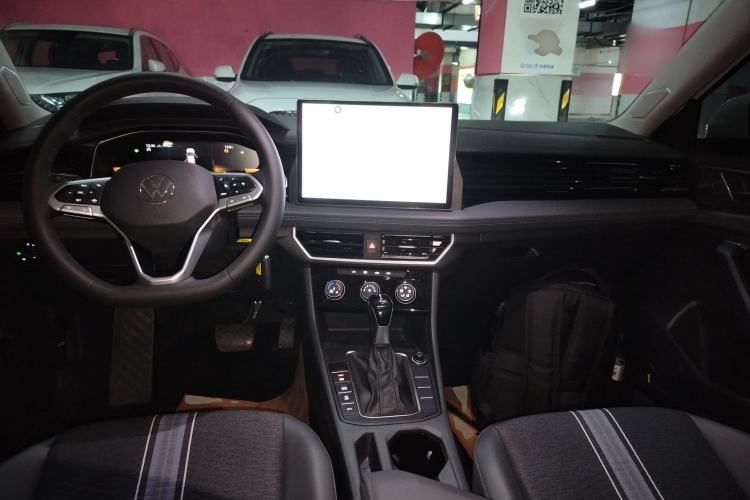 Used Volkswagen Sagitar 2024 200TSI DSG Flyover Edition Center Console