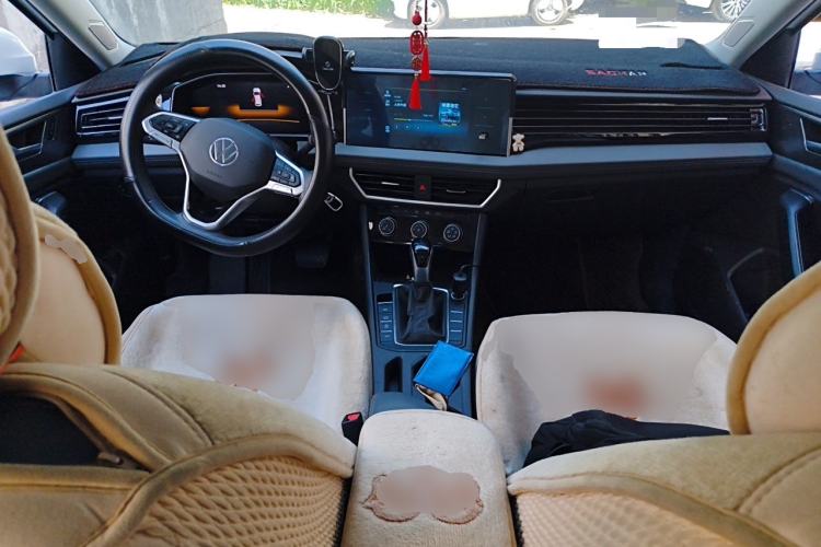 Used Volkswagen Sagitar 2024 300TSI DSG Flyover Edition Center Console