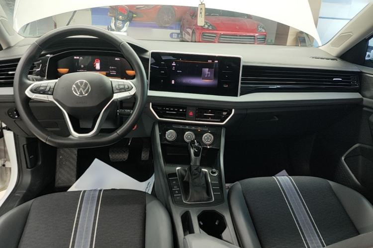 Used Volkswagen Sagitar 2024 200TSI DSG Flyover Edition Center Console