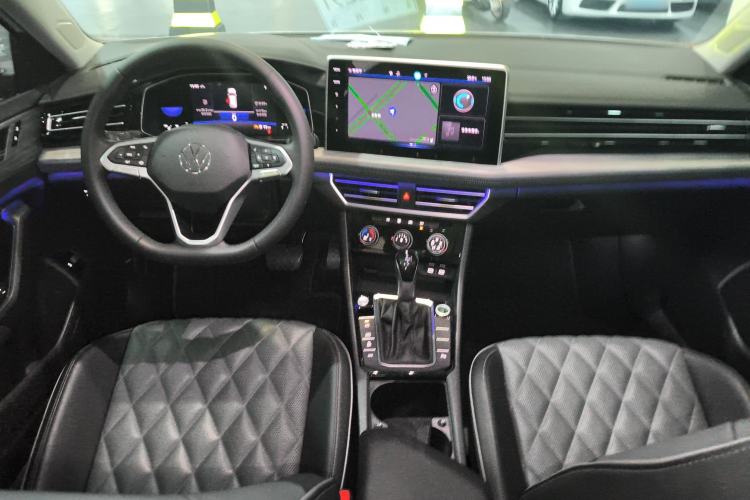 Used Volkswagen Sagitar 2024 300TSI DSG Excellence Edition Center Console