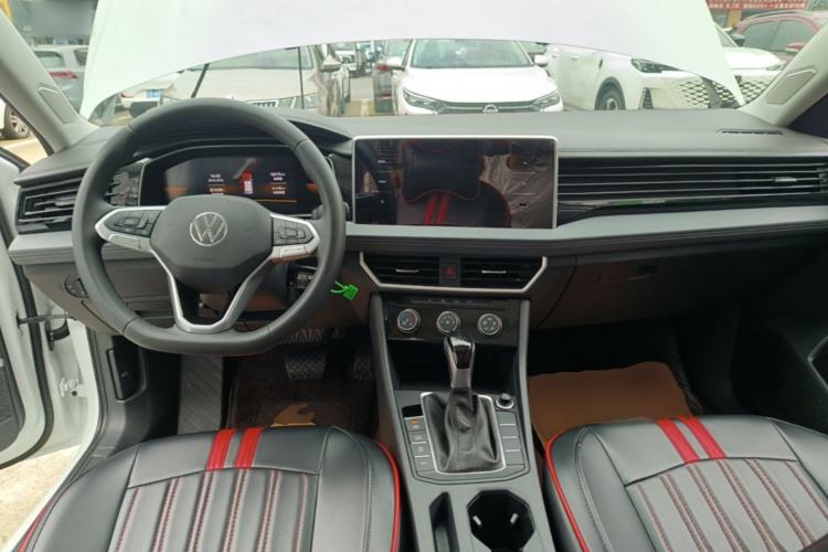Used Volkswagen Sagitar 2024 200TSI DSG Flyover Edition Center Console