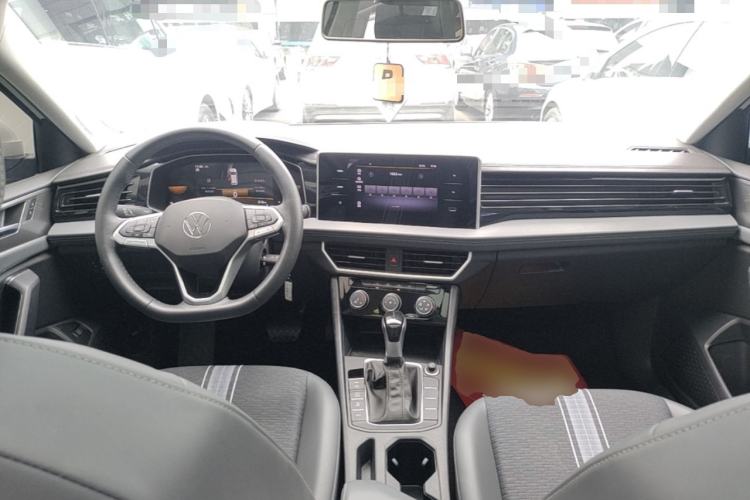 Used Volkswagen Sagitar 2024 200TSI DSG Flyover Edition Center Console