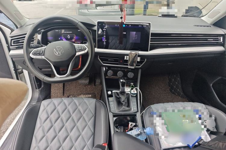 Used Volkswagen Sagitar 2024 300TSI DSG Excellence Edition Center Console