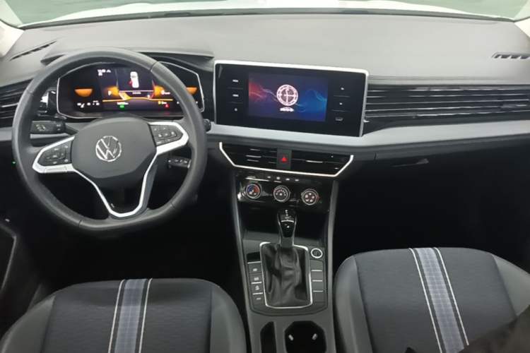 Used Volkswagen Sagitar 2024 200TSI DSG Flyover Edition Center Console