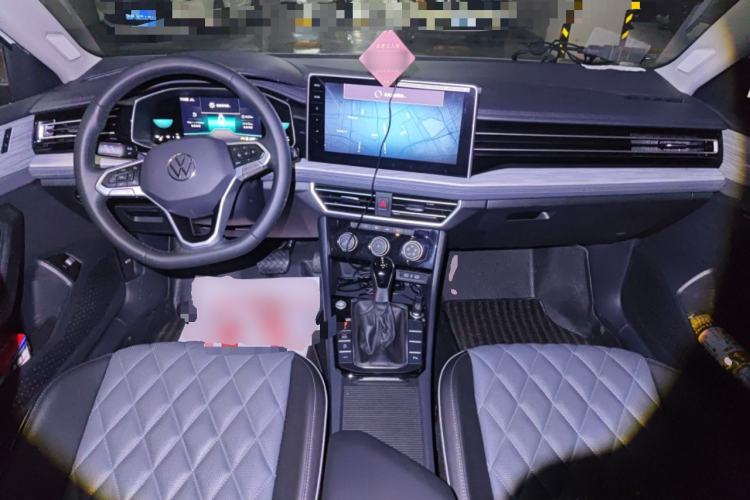 Used Volkswagen Sagitar 2024 300TSI DSG Excellence Edition Center Console