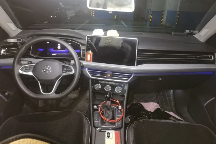 Used Volkswagen Sagitar 2024 300TSI DSG Excellence Edition Center Console