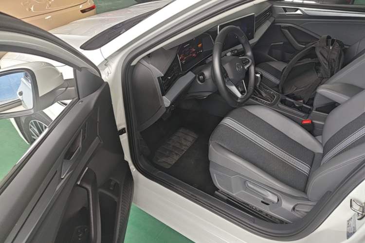 Used Volkswagen Sagitar 2024 200TSI DSG Flyover Edition Driver Seat