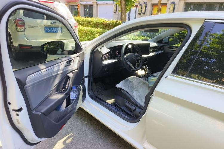Used Volkswagen Sagitar 2024 300TSI DSG Excellence Edition Driver Seat