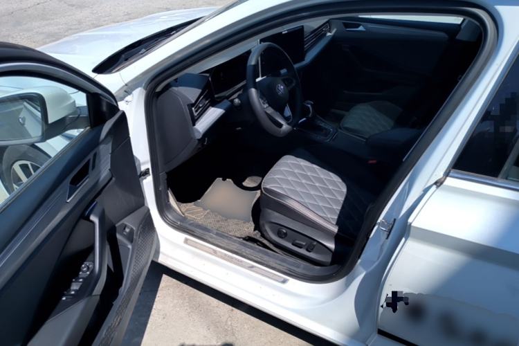 Used Volkswagen Sagitar 2024 300TSI DSG Excellence Edition Driver Seat