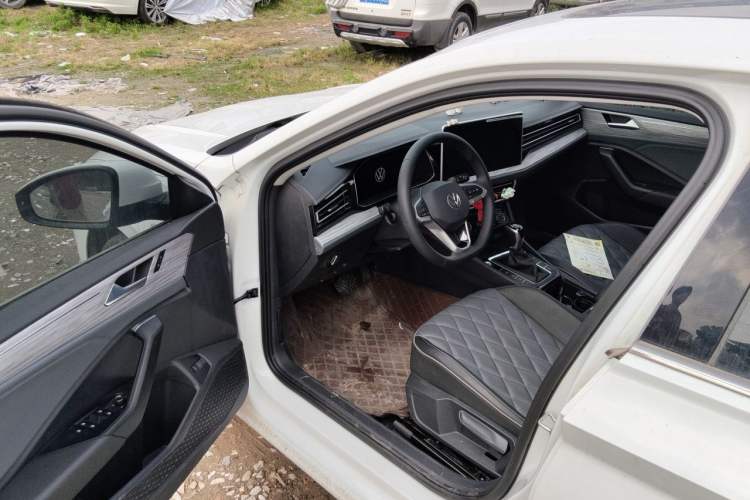 Used Volkswagen Sagitar 2024 300TSI DSG Excellence Edition Driver Seat