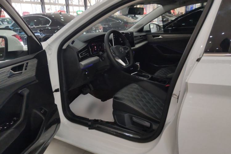 Used Volkswagen Sagitar 2024 300TSI DSG Excellence Edition Driver Seat