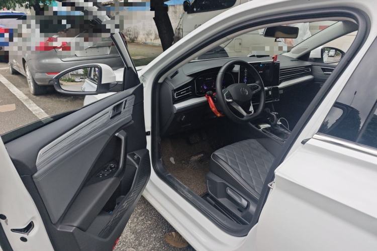 Used Volkswagen Sagitar 2024 300TSI DSG Excellence Edition Driver Seat