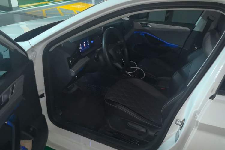 Used Volkswagen Sagitar 2024 300TSI DSG Excellence Edition Driver Seat
