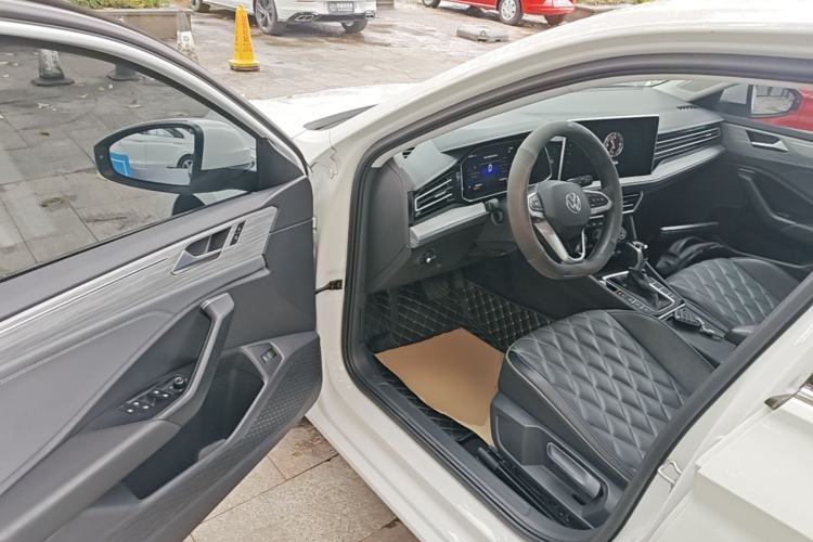 Used Volkswagen Sagitar 2024 300TSI DSG Excellence Edition Driver Seat