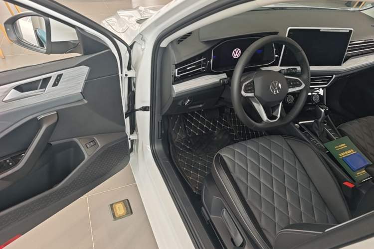 Used Volkswagen Sagitar 2024 300TSI DSG Excellence Edition Driver Seat
