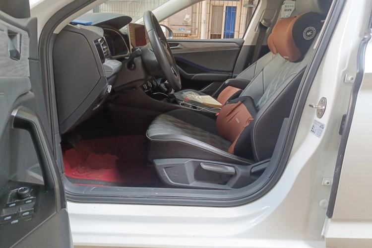 Used Volkswagen Sagitar 2024 300TSI DSG Excellence Edition Driver Seat
