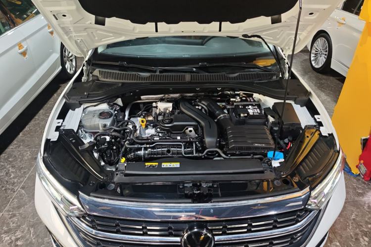 Used Volkswagen Sagitar 2024 300TSI DSG Excellence Edition Engine Bay