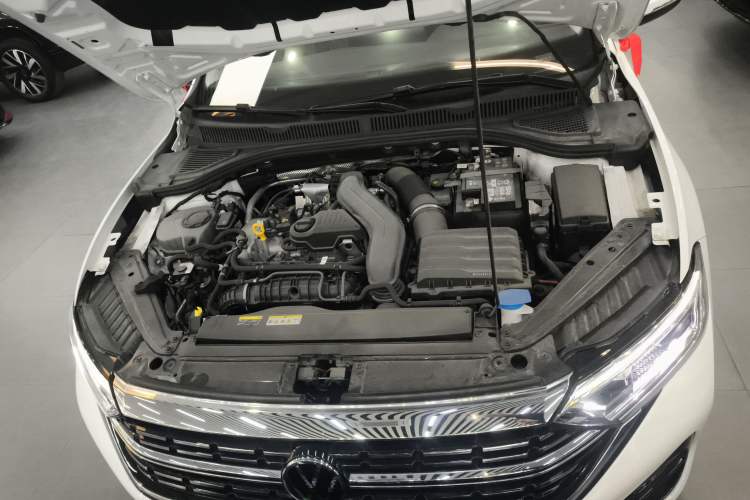 Used Volkswagen Sagitar 2024 300TSI DSG Excellence Edition Engine Bay