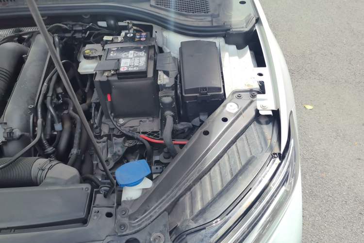 Used Volkswagen Sagitar 2024 200TSI DSG Excellence Edition Engine Bay Left