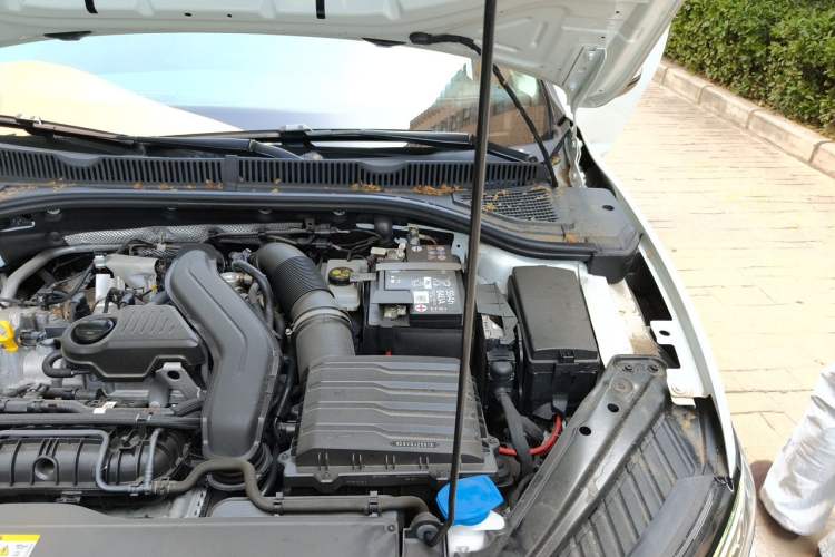 Used Volkswagen Sagitar 2024 300TSI DSG Excellence Edition Engine Bay Left