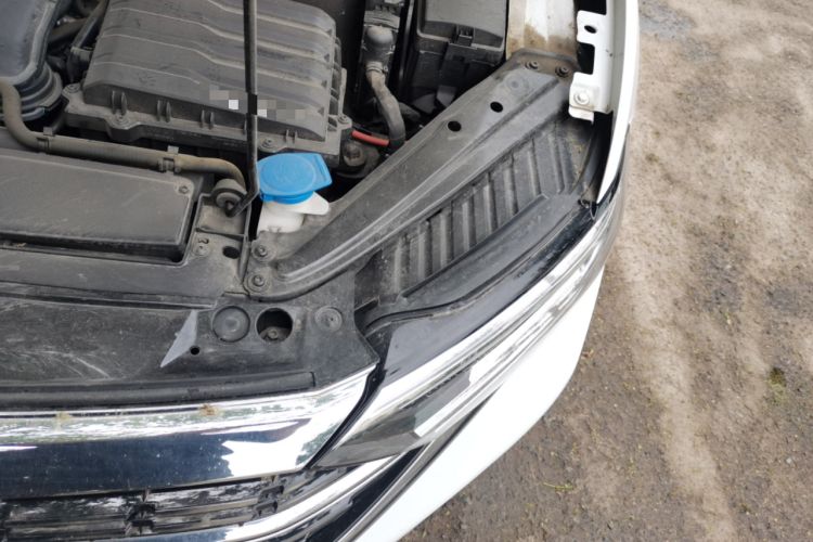 Used Volkswagen Sagitar 2024 300TSI DSG Excellence Edition Engine Bay Left