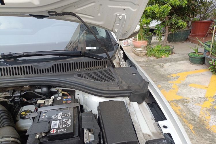 Used Volkswagen Sagitar 2024 300TSI DSG Excellence Edition Engine Bay Left