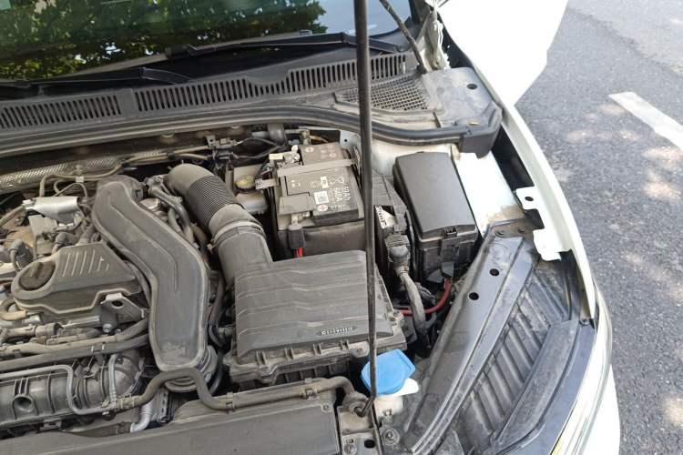 Used Volkswagen Sagitar 2024 300TSI DSG Excellence Edition Engine Bay Left