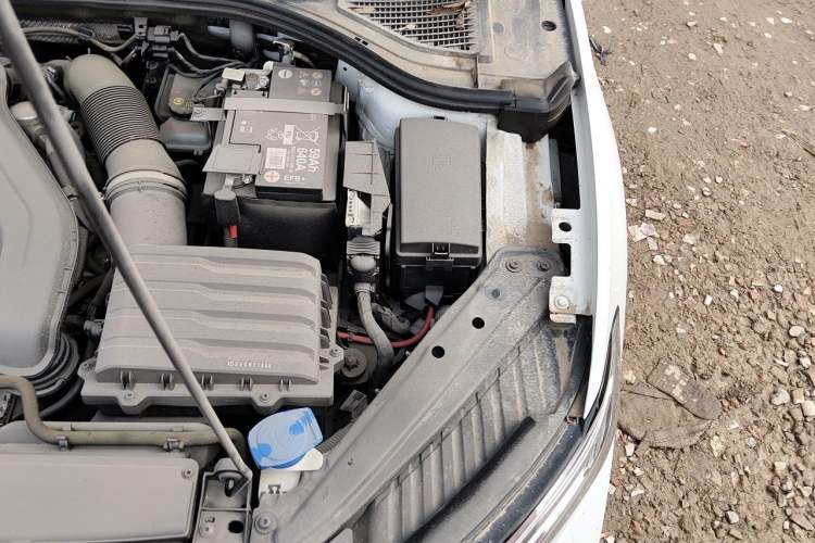 Used Volkswagen Sagitar 2024 300TSI DSG Excellence Edition Engine Bay Left