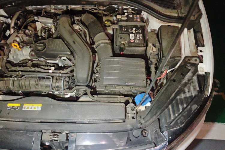 Used Volkswagen Sagitar 2024 300TSI DSG Excellence Edition Engine Bay Left