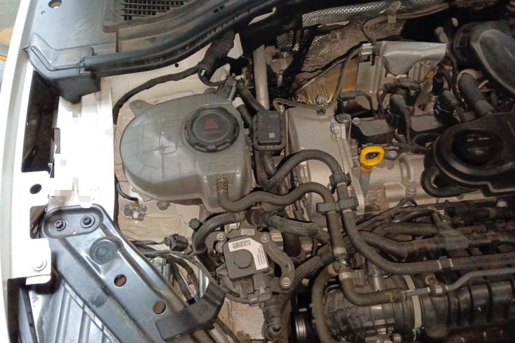 Used Volkswagen Sagitar 2024 300TSI DSG Excellence Edition Engine Bay Right