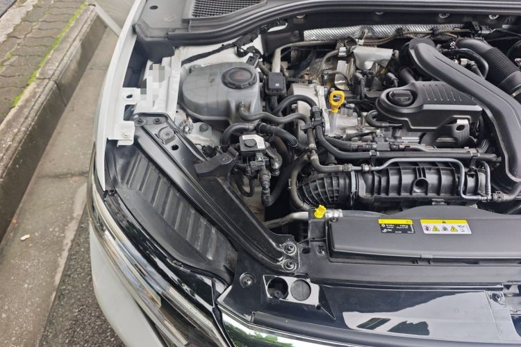 Used Volkswagen Sagitar 2024 300TSI DSG Excellence Edition Engine Bay Right