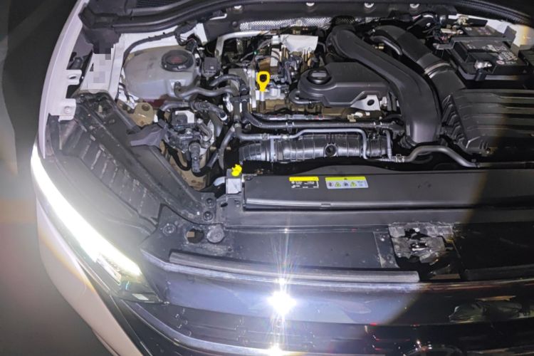 Used Volkswagen Sagitar 2024 300TSI DSG Excellence Edition Engine Bay Right