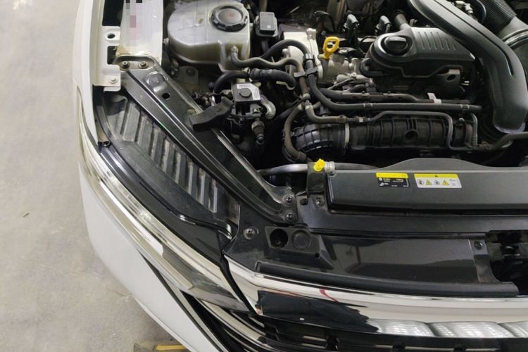 Used Volkswagen Sagitar 2024 300TSI DSG Excellence Edition Engine Bay Right