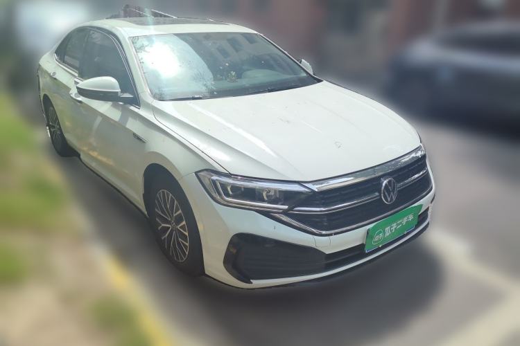 Used Volkswagen Sagitar 2024 200TSI DSG Excellence Edition Front Right 45 Deg