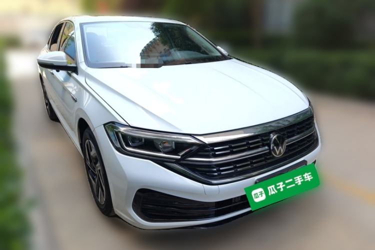 Used Volkswagen Sagitar 2024 300TSI DSG Excellence Edition Front Right 45 Deg