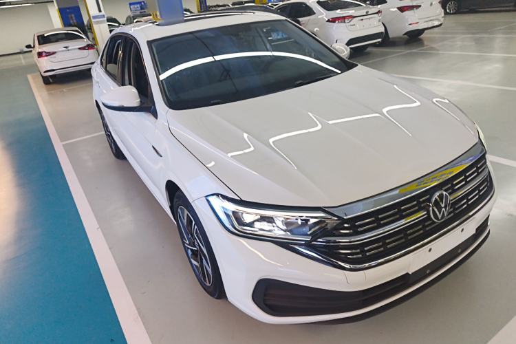 Used Volkswagen Sagitar 2024 300TSI DSG Flyover Edition Front Right 45 Deg