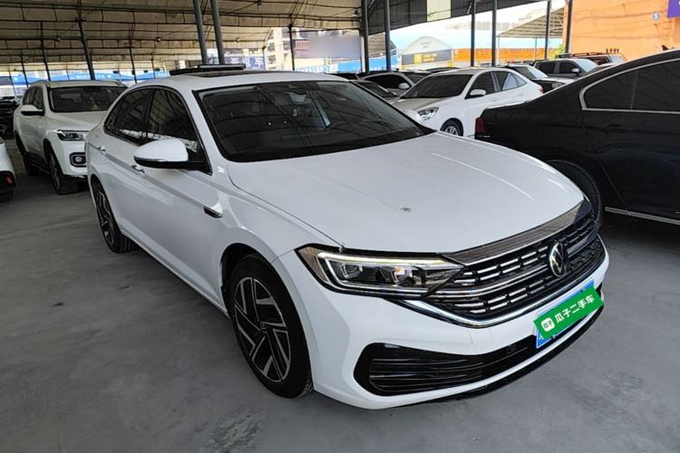 Used Volkswagen Sagitar 2024 300TSI DSG Excellence Edition Front Right 45 Deg