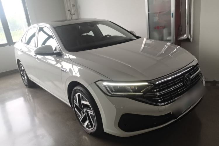 Used Volkswagen Sagitar 2024 300TSI DSG Excellence Edition Front Right 45 Deg