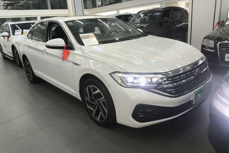 Used Volkswagen Sagitar 2024 300TSI DSG Excellence Edition Front Right 45 Deg
