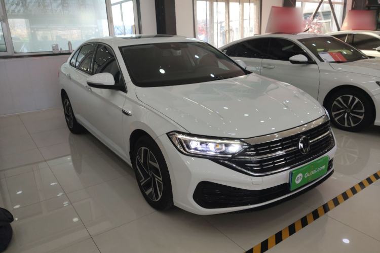 Used Volkswagen Sagitar 2024 300TSI DSG Excellence Edition Front Right 45 Deg