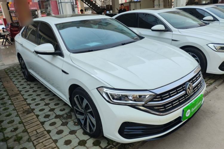 Used Volkswagen Sagitar 2024 300TSI DSG Excellence Edition Front Right 45 Deg