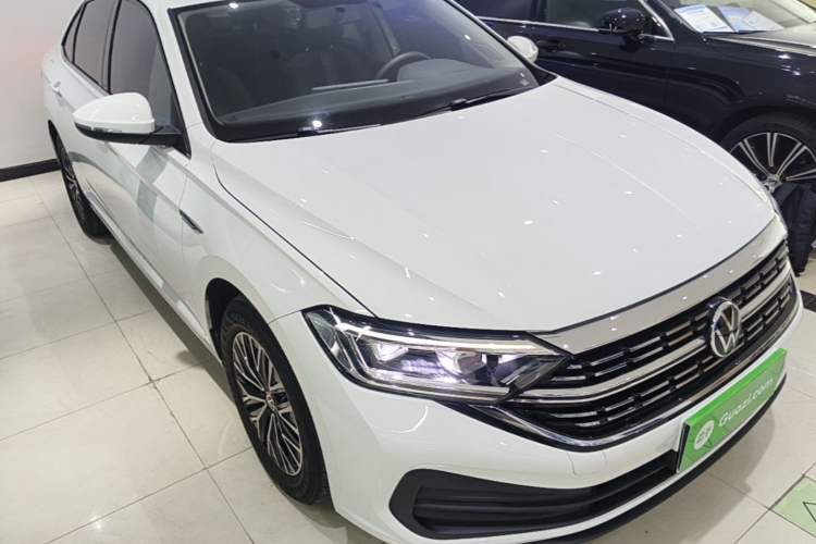 Used Volkswagen Sagitar 2024 200TSI DSG Flyover Edition Front Right 45 Deg