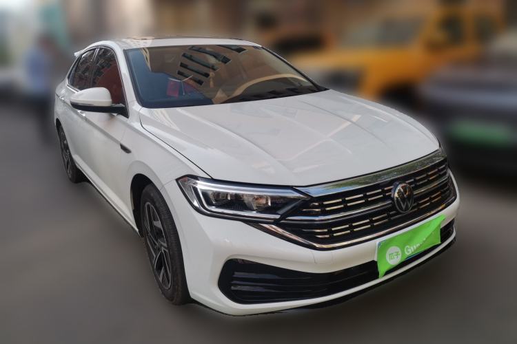 Used Volkswagen Sagitar 2024 300TSI DSG Excellence Edition Front Right 45 Deg