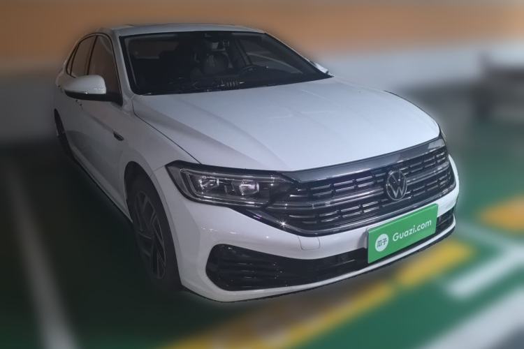 Used Volkswagen Sagitar 2024 300TSI DSG Excellence Edition Front Right 45 Deg