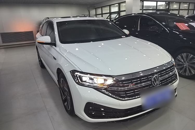 Used Volkswagen Sagitar 2024 300TSI DSG Excellence Edition Front Right 45 Deg