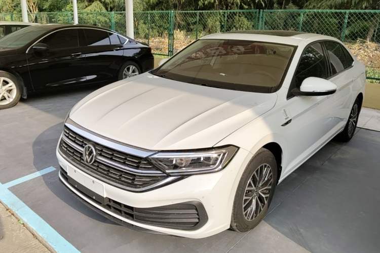 Used Volkswagen Sagitar 2024 200TSI DSG Flyover Edition Guazi used car, China used car export, Used car for sale, Used cars, Cheapest cars for sale
