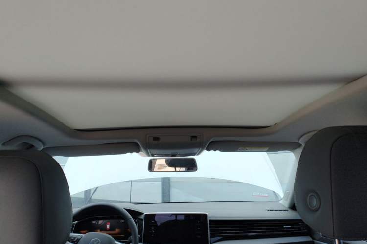 Used Volkswagen Sagitar 2024 200TSI DSG Flyover Edition Headliner